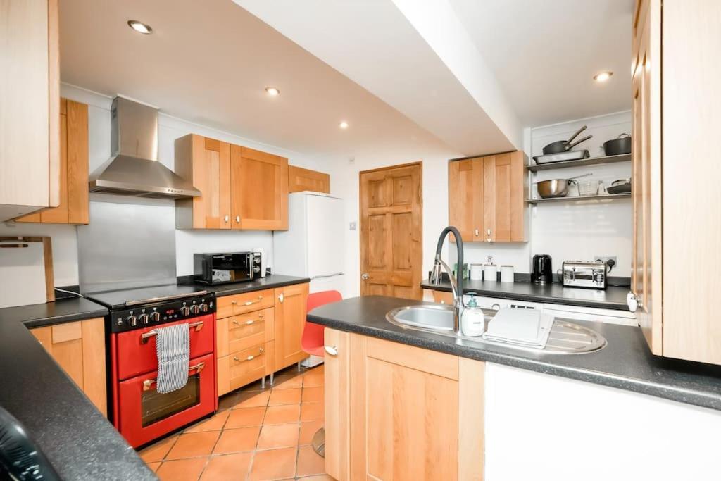 3 Bedroom Home Close To Town Centre With Wifi & Garden Royal Tunbridge Wells Exterior foto