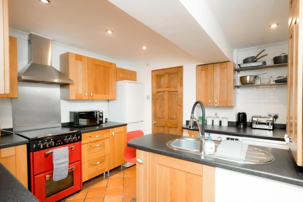 3 Bedroom Home Close To Town Centre With Wifi & Garden Royal Tunbridge Wells Exterior foto